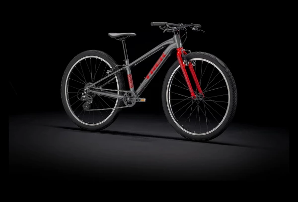 VTT Enfant Trek Wahoo 26'' Shimano Altus 8V Noir/Rouge 2022 2 VTT Enfant Trek Wahoo 26'' Shimano Altus 8V Noir/Rouge 2022 – Image 2