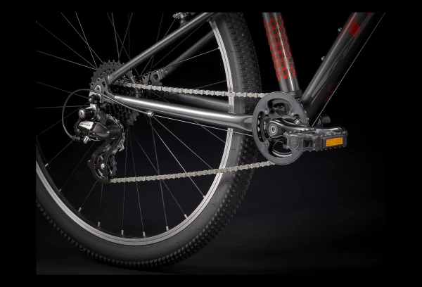 VTT Enfant Trek Wahoo 26'' Shimano Altus 8V Noir/Rouge 2022 5 VTT Enfant Trek Wahoo 26'' Shimano Altus 8V Noir/Rouge 2022 – Image 5