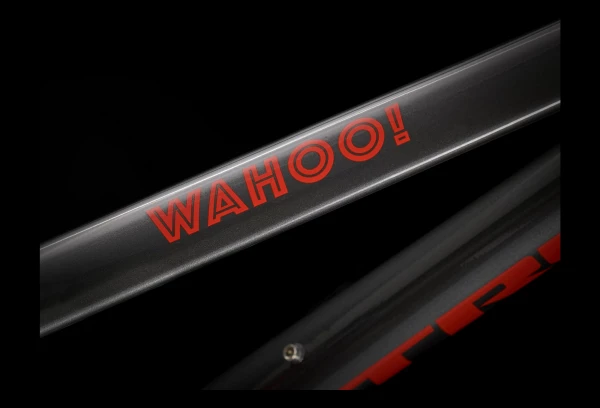 VTT Enfant Trek Wahoo 26'' Shimano Altus 8V Noir/Rouge 2022 6 VTT Enfant Trek Wahoo 26'' Shimano Altus 8V Noir/Rouge 2022 – Image 6