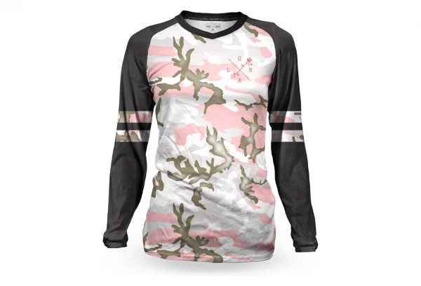 Maillot Manches Longues Femme Loose Riders C/S Varsity Camo Rose 1 Maillot Manches Longues Femme Loose Riders C/S Varsity Camo Rose