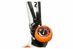 Newton Bike POMPE A PIED NEWTON FPS3 ALU COLORI BLANC-ORANGE BASE ACIER RACCORD DOUBLE STYLE SWITCH AVEC MANOMETRE 11BARS VP-VS -Vélos Soldes Boutique 213866361542d45a86380.51482588