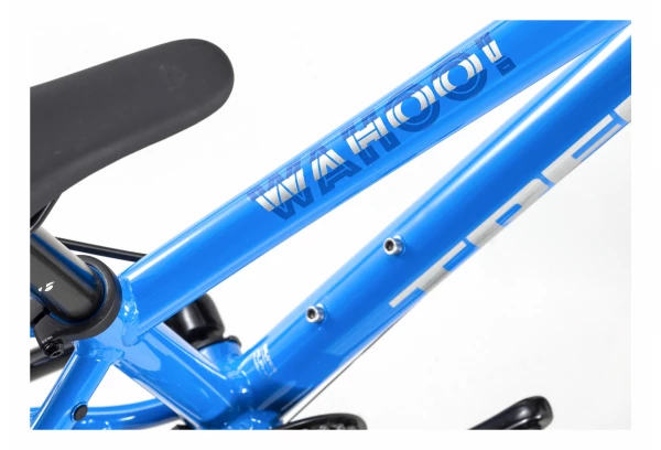 VTT Enfant 2023 Trek Wahoo 20'' Shimano Acera / Altus 8V Bleu / Argent 2 VTT Enfant 2023 Trek Wahoo 20'' Shimano Acera / Altus 8V Bleu / Argent – Image 2